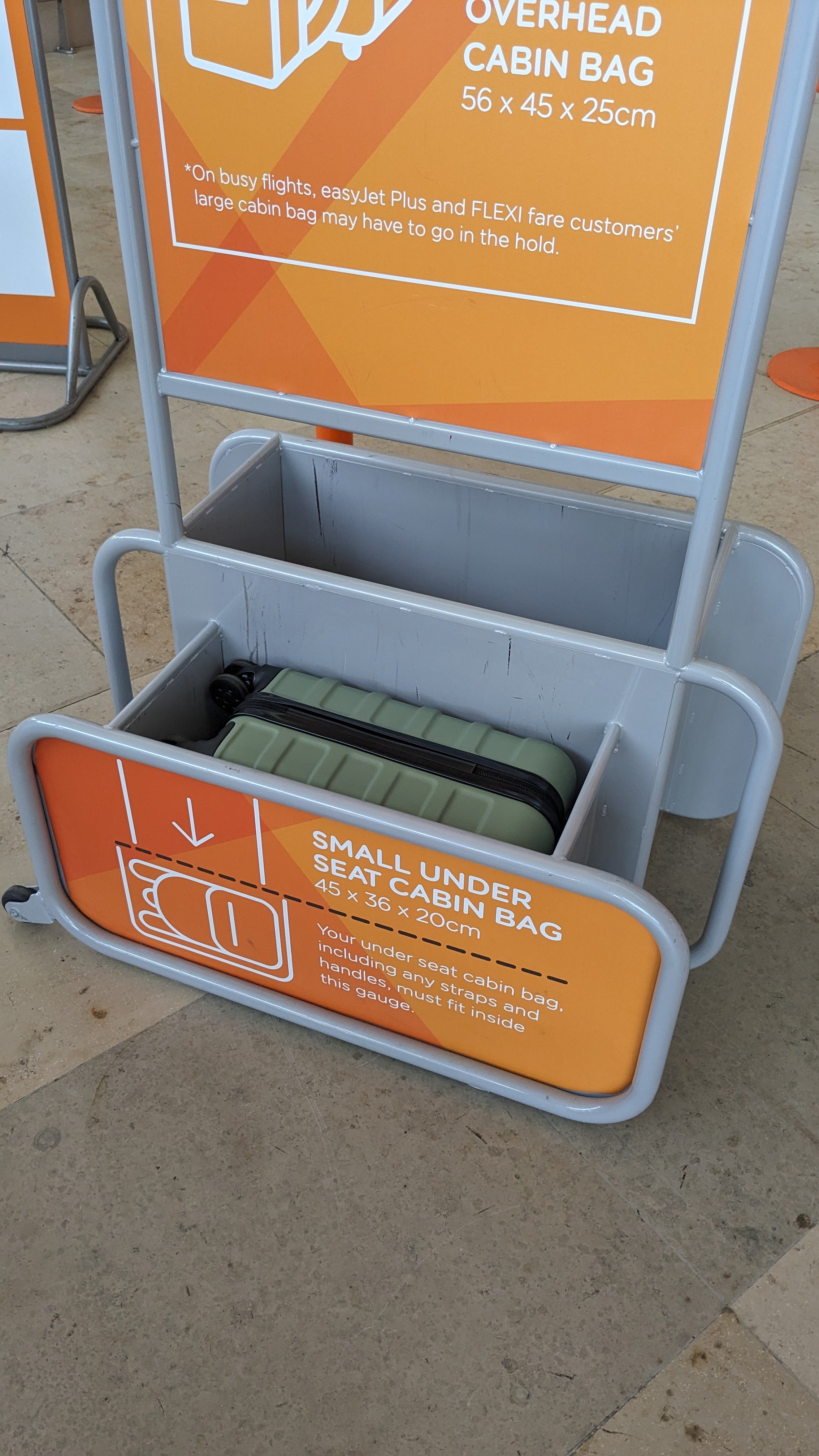 Easyjet hand luggage allowance online