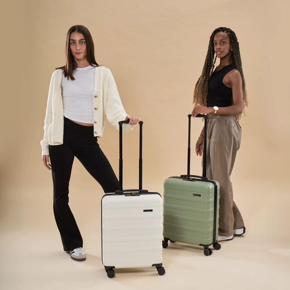 Jet two hand luggage online